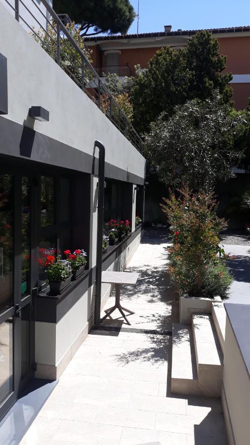 Hotel Villa Miki Bordighera Luaran gambar