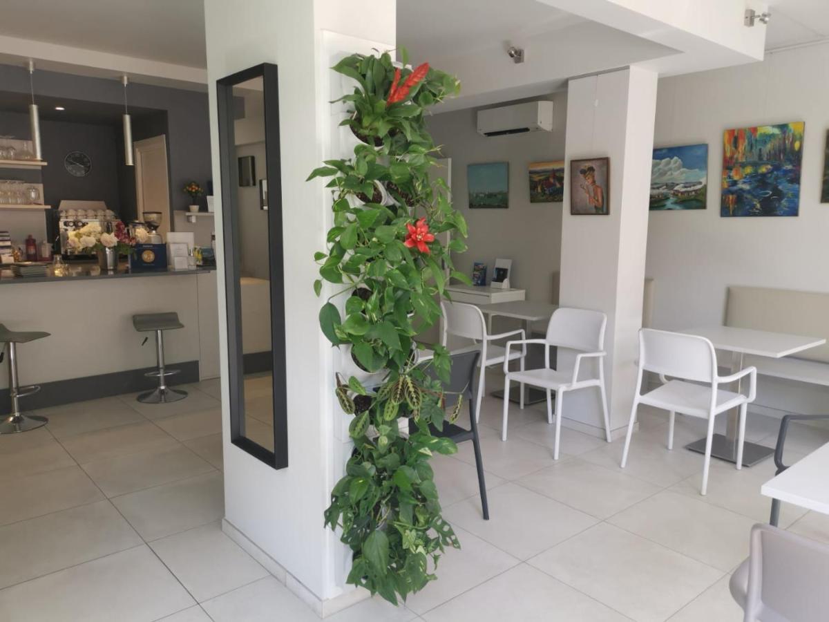 Hotel Villa Miki Bordighera Luaran gambar