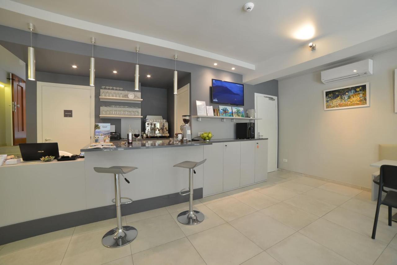 Hotel Villa Miki Bordighera Luaran gambar